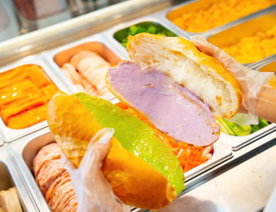 Bánh Mì Ngon Quận 1 – Thưởng Thức Bánh Mì Sốt Độc Lạ Tại Bami Cô Xíu